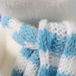 Figurka Świąteczna Niedźwiedź Polarny w Niebieskiej Czapie i Szaliku 43 cm - obrazek 3