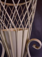 Stylowy Stojak na Parasole/Kwietnik w Stylu Prowansalskim z Metaloplastyki Kremowej - obrazek 2