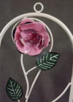 Podwójny Wiszący Kwietnik z Metaloplastyki w Stylu Prowansalskim z Motywem Róży - obrazek 3