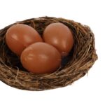 Dekoracja Wielkanocna Trzy Brązowe Jajka w Gnieździe 6 cm - obrazek 2