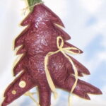 Zielona Choinka Papierowa na Drewnianej Podstawie 35 cm