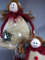 Aniołek w Ciepłych Butach - Dekoracja Świąteczna Beżowo-Czerwona - obrazek 2