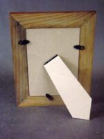 Drewniana stojąca ramka na zdjęcie 19x14cm - obrazek 2