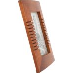 Drewniana stojąca żłobiona ramka na zdjęcie w kolorze brązowym 14x17,7 cm - obrazek 3