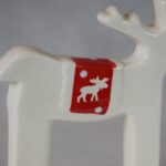 Biały Ceramiczny Renifer w Stylu Skandynawskim o Wysokości 16,5 cm - obrazek 2