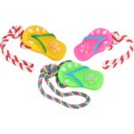 Gryzak piszczący żółty laczek ze sznurkiem - obrazek 3