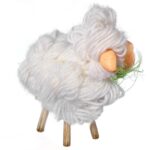 Baranek z zieloną wstążką na drewnianych nogach 13cm - obrazek 2