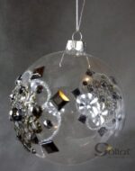 Bombka szklana przezroczysta z dekoracjami szklanymi i metalowymi w kolorze starego srebra, średnica 9cm - obrazek 3